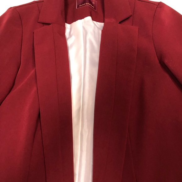 Burgundy Sahara Blazer Size Small (Fits Like size 4) - Picture 3 of 13